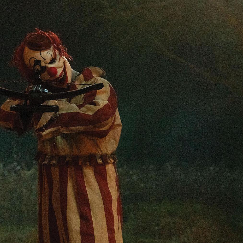 ‘Clown in a Cornfield’ Fills the Big Shoes of Previous Slashers
